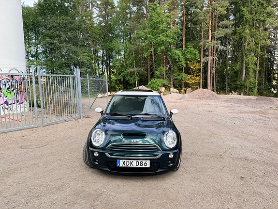 MINI Cooper S 2 of 16