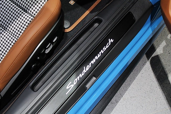 Porsche 911 GT3 13 of 24