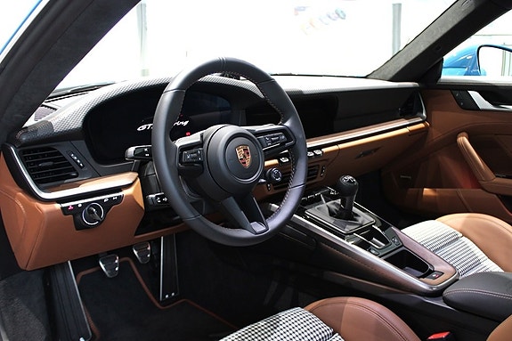 Porsche 911 GT3 3 of 24