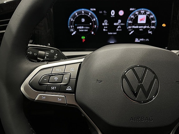 Volkswagen Tiguan 18 of 25