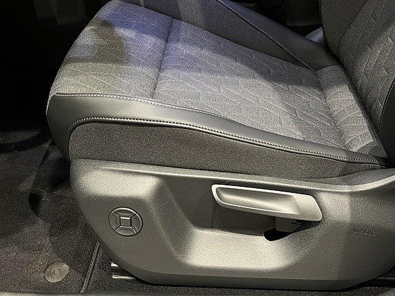 Volkswagen Tiguan 14 of 25
