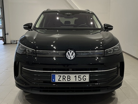 Volkswagen Tiguan 2 of 25