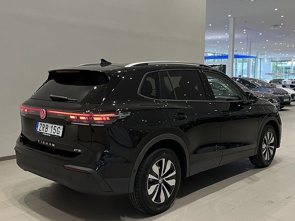 Volkswagen Tiguan 6 of 25