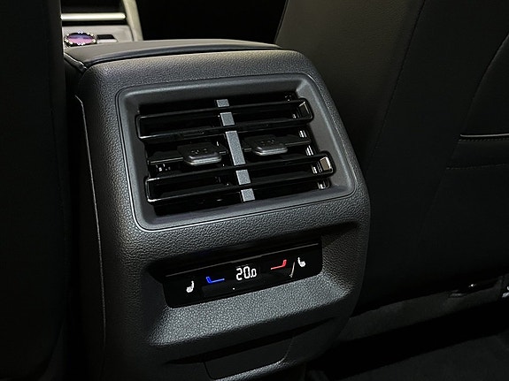 Volkswagen Tiguan 12 of 25