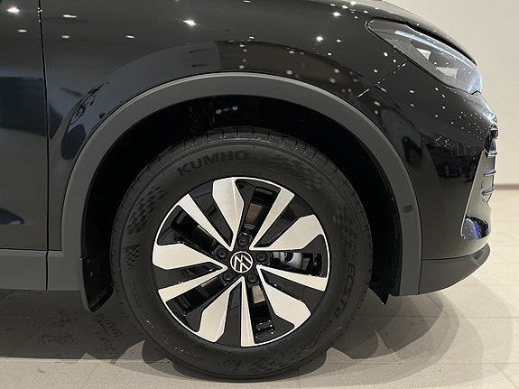 Volkswagen Tiguan 5 of 25