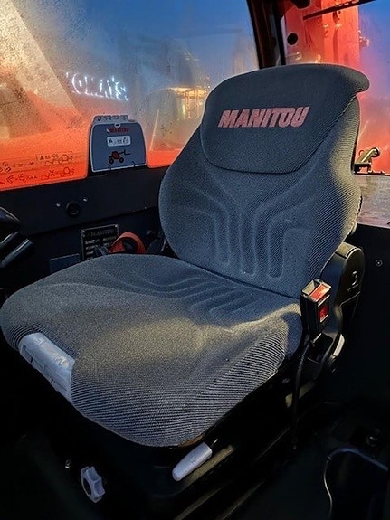 Manitou MT1335 EASY ST3B 8 of 9