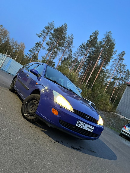 Ford Focus 2 of 10