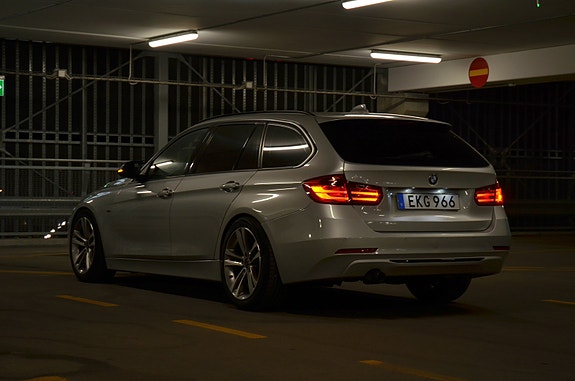 BMW 320d 2 of 9