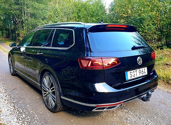 Volkswagen Passat 4 of 13