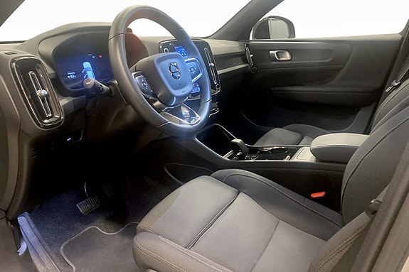 Volvo XC40 6 of 13