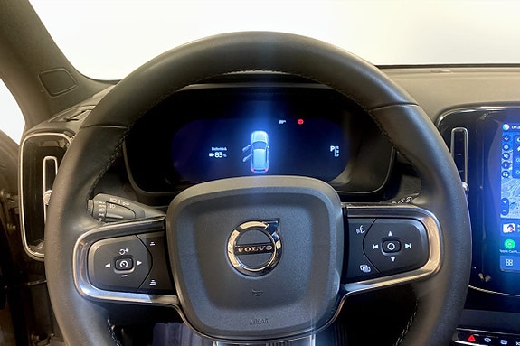Volvo XC40 8 of 13