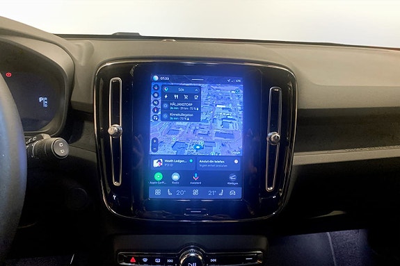 Volvo XC40 7 of 13