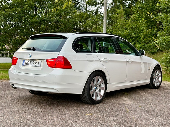 BMW 320d 8 of 12
