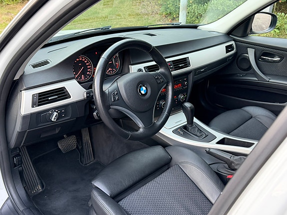 BMW 320d 10 of 12