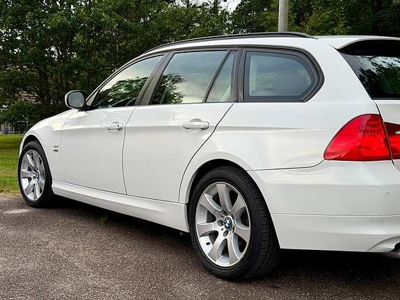 BMW 320d 6 of 12