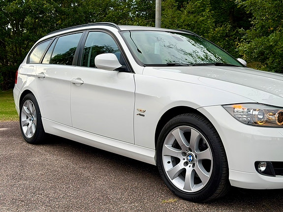 BMW 320d 2 of 12