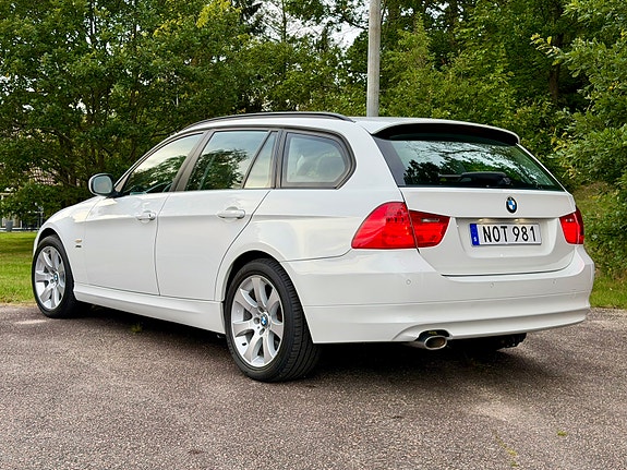 BMW 320d 5 of 12