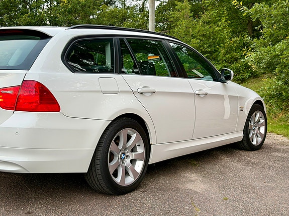 BMW 320d 9 of 12