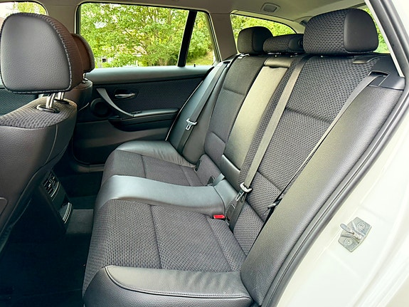 BMW 320d 12 of 12