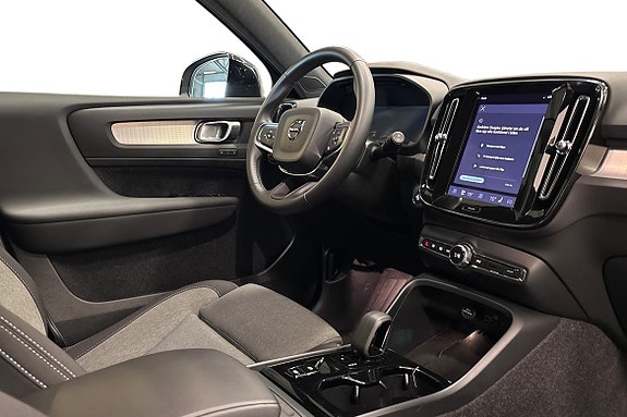 Volvo XC40 10 of 26