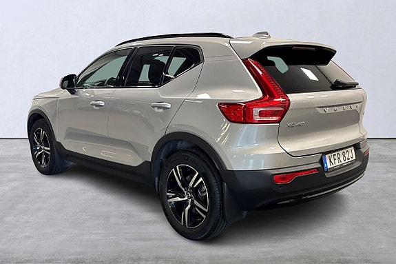 Volvo XC40 4 of 26