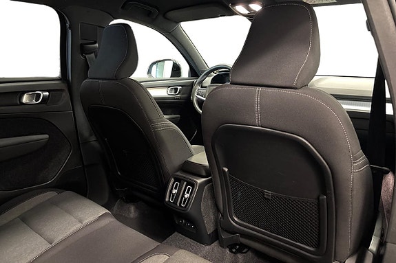 Volvo XC40 11 of 26