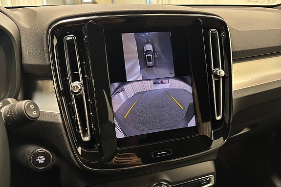 Volvo XC40 18 of 26