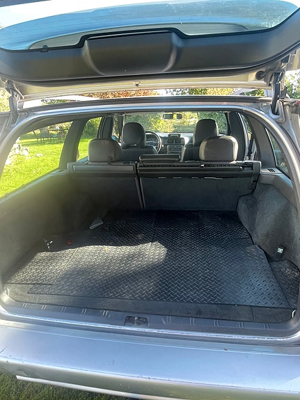 Volvo V70 7 of 9
