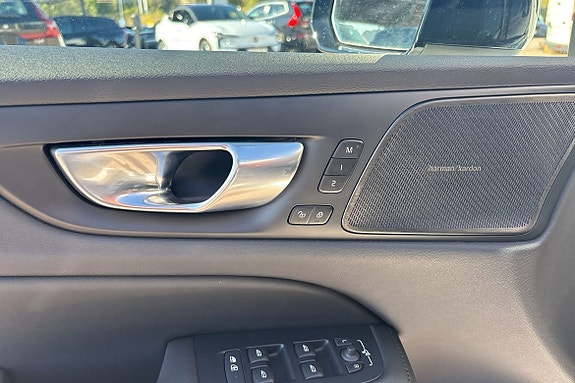 Volvo V60 14 of 15