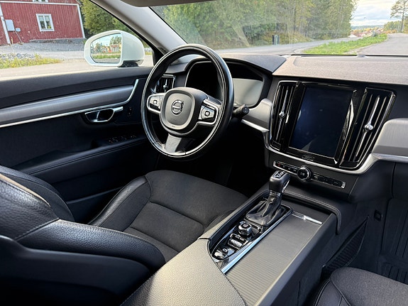 Volvo V90 8 of 15