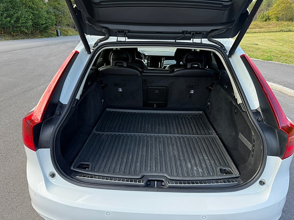 Volvo V90 11 of 15