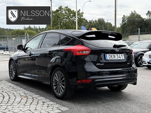 Ford Focus 12 of 30