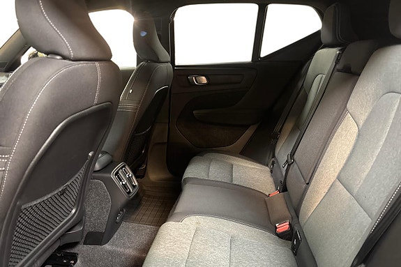 Volvo XC40 11 of 13