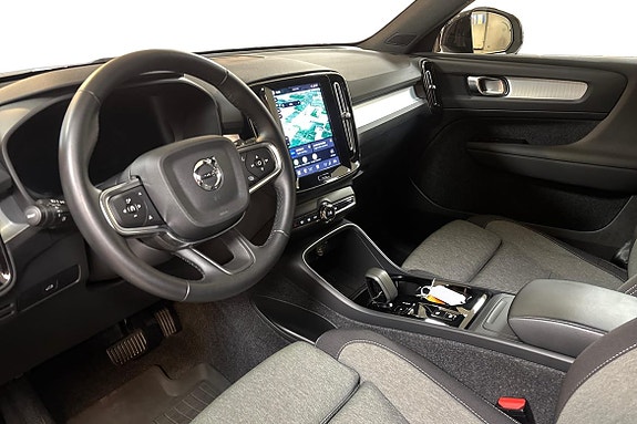 Volvo XC40 8 of 13