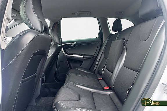 Volvo XC60 10 of 16