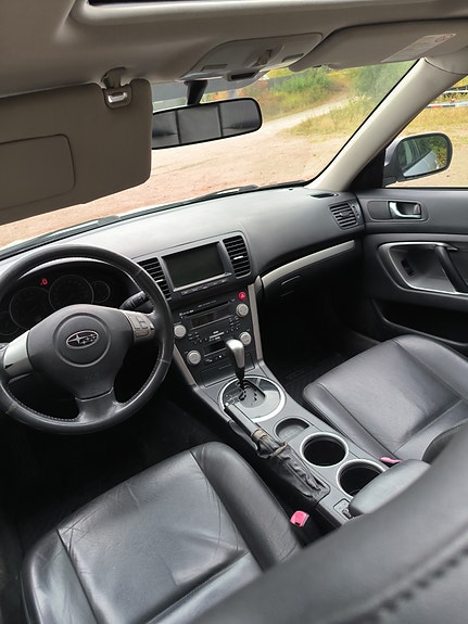 Subaru Outback 4 of 9