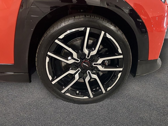 MINI Aceman SE 12 of 16