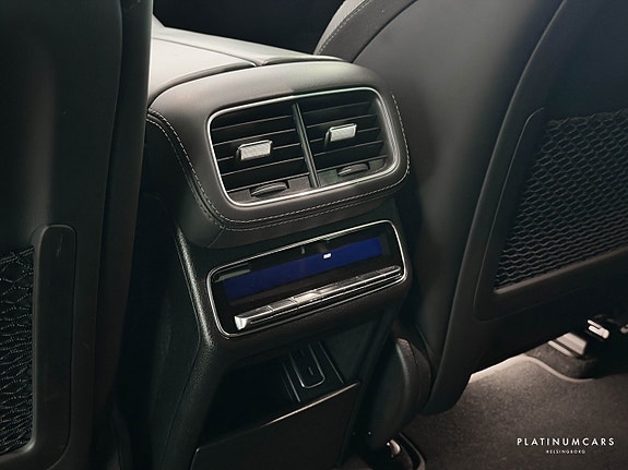 Mercedes-Benz GLE53 8 of 24