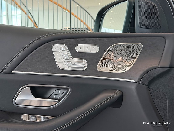 Mercedes-Benz GLE53 18 of 24