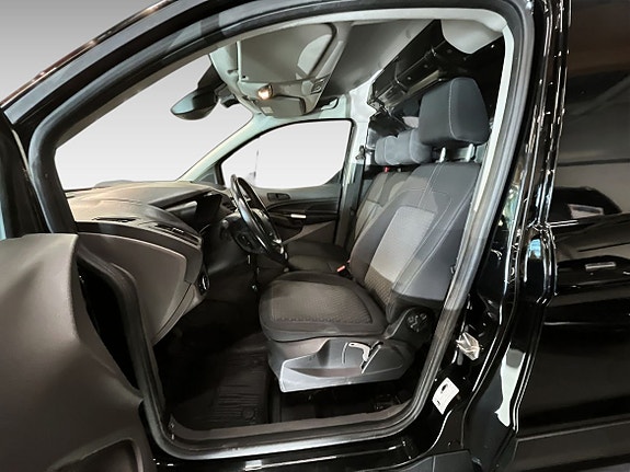Ford Transit Connect 9 of 11