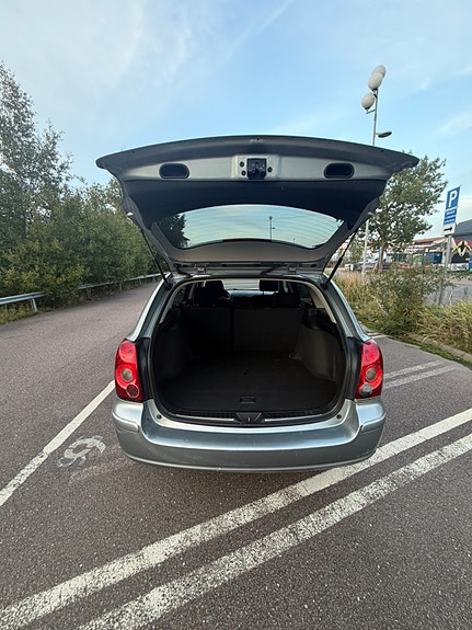 Toyota Avensis 5 of 10
