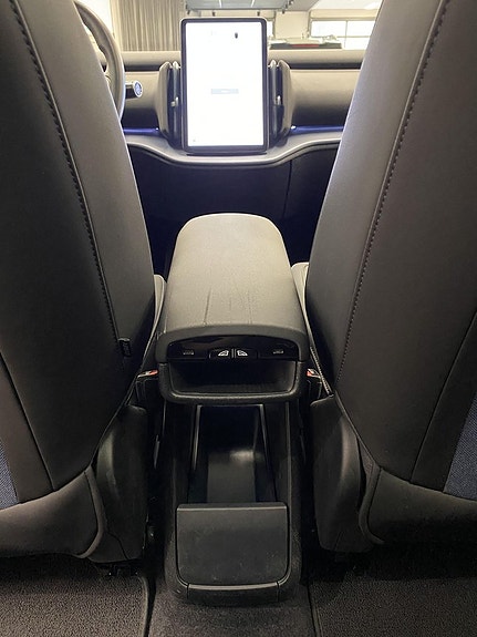 Volvo EX30 12 of 17