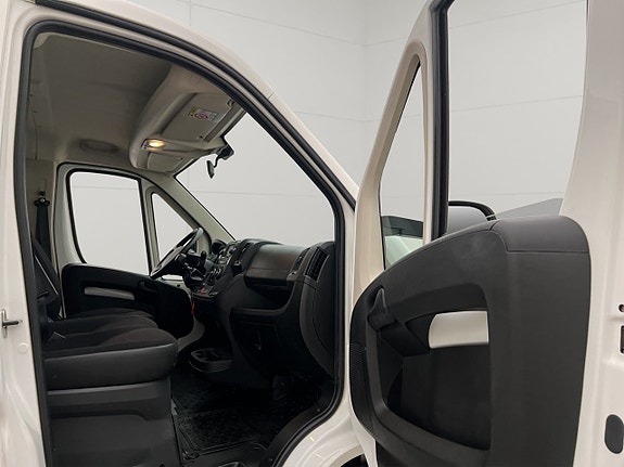 Peugeot Boxer 26 of 30