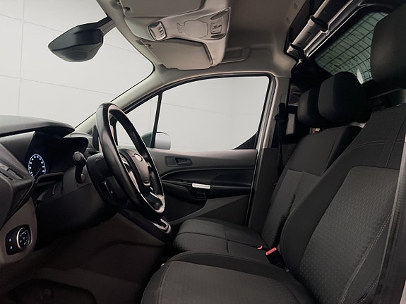 Ford Transit Connect 17 of 30