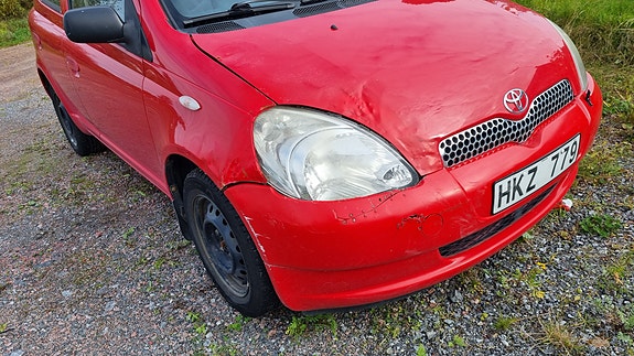 Toyota Yaris 13 of 13