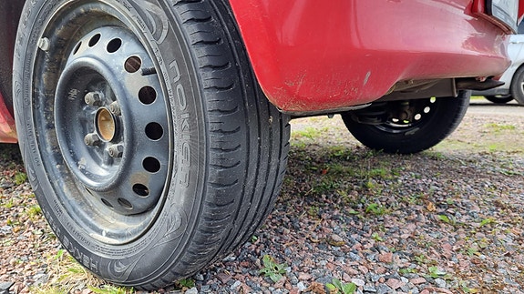 Toyota Yaris 8 of 13