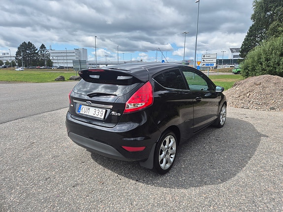 Ford Fiesta 2 of 7