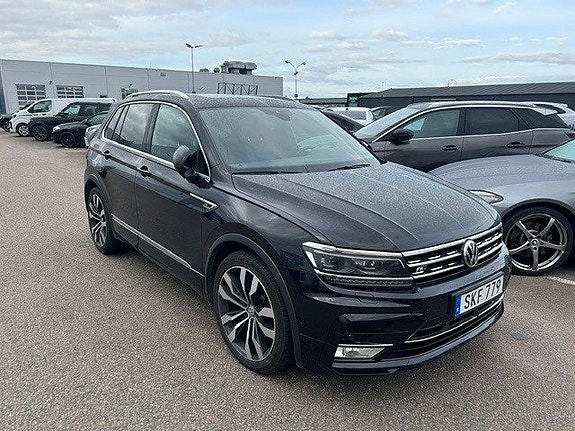 Volkswagen Tiguan 2 of 4