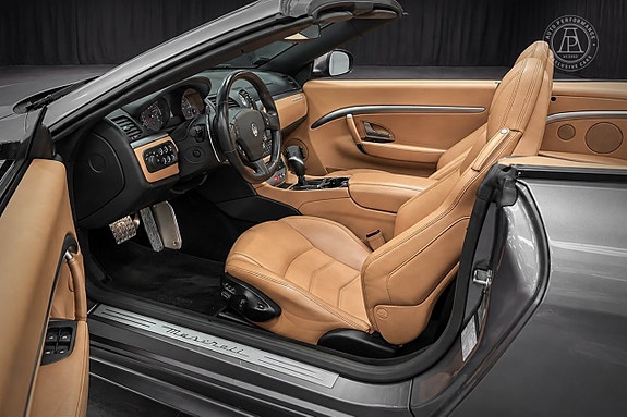 Maserati GranCabrio 8 of 12
