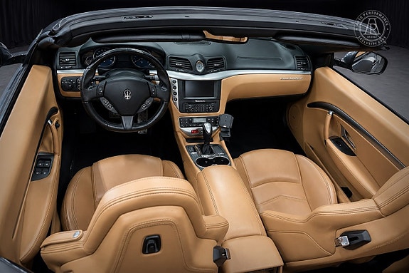 Maserati GranCabrio 10 of 12